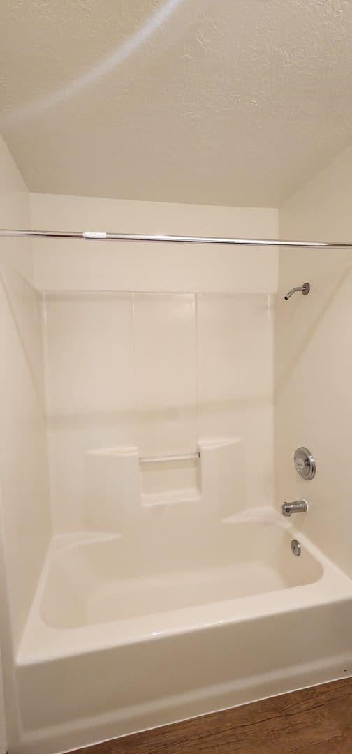 Keizer Apartment: 4022 Holly Ct NE