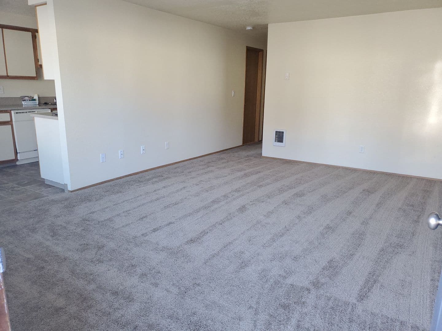 Salem Apartment: 4209 Satter Place NE