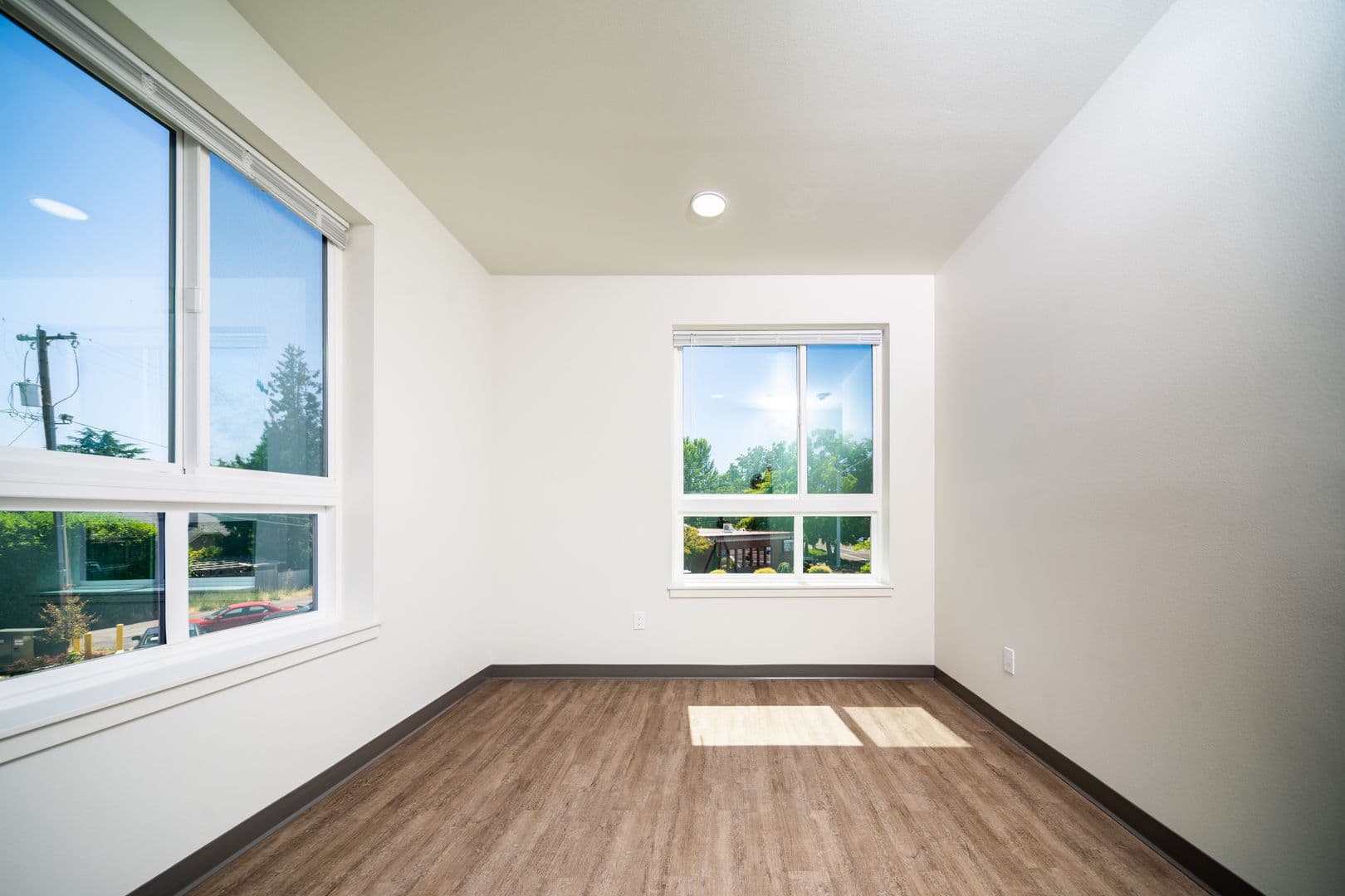 Salem Apartment: 990 Broadway St NE