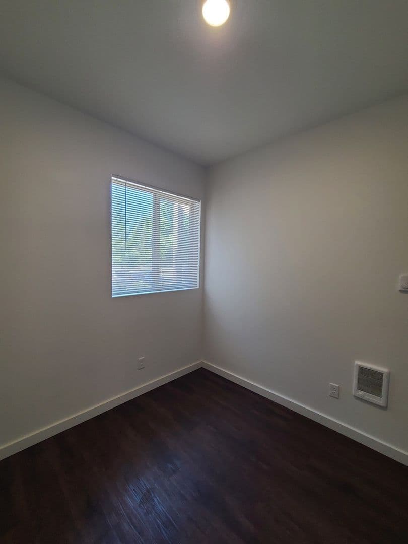 Sweet Home Apartment: 987 Long St
