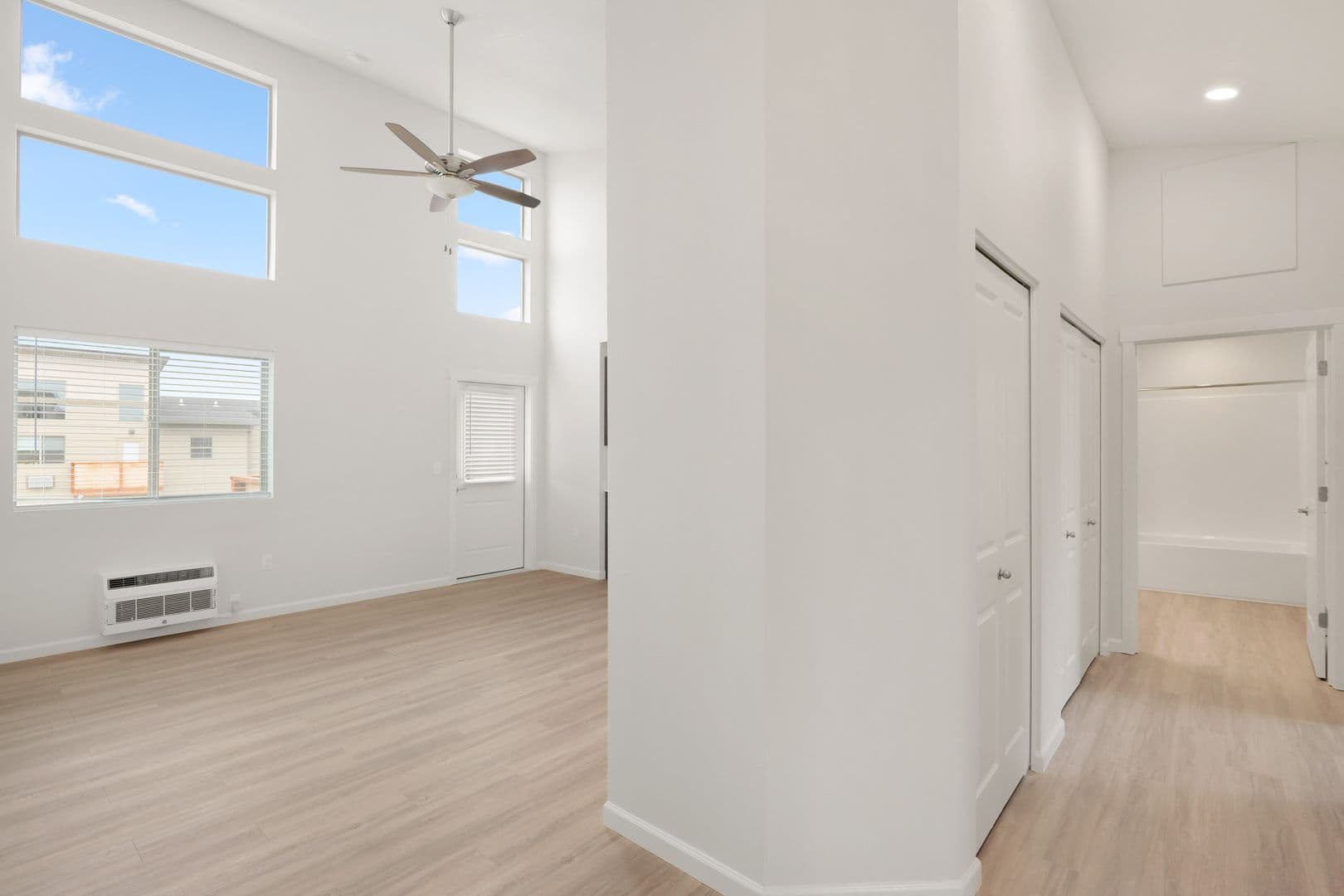 Salem Apartment: 4433 Mahrt Ave SE