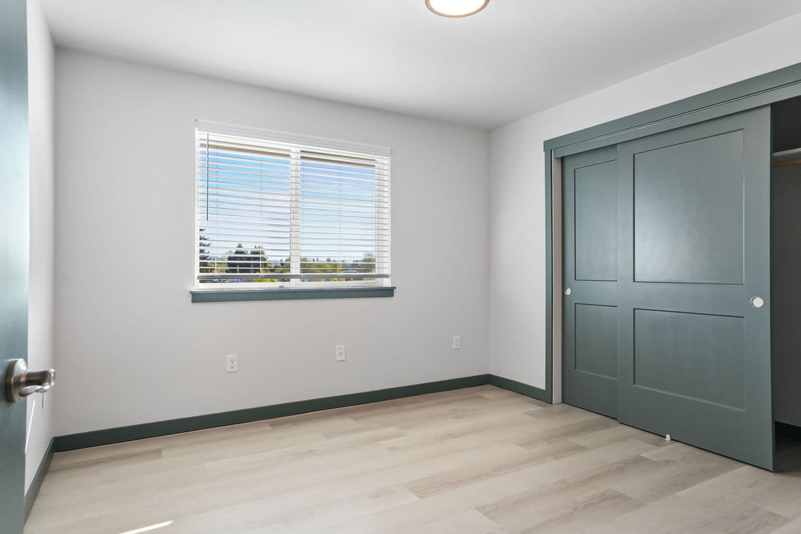 Lebanon Apartment: 305 East Airport Road