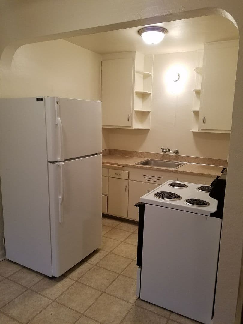 Salem Apartment: 1642 13th St SE