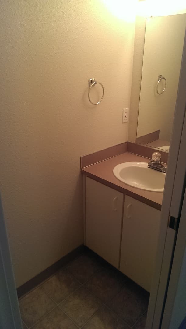 Salem Apartment: 1380 Seattle Slew Drive SE