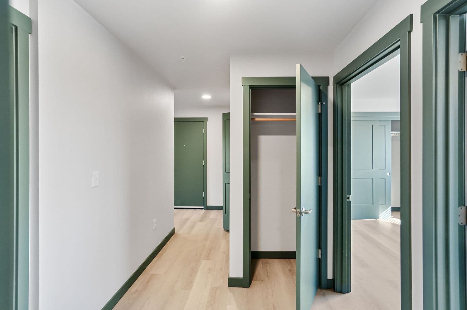 Lebanon Apartment: 305 East Airport Road