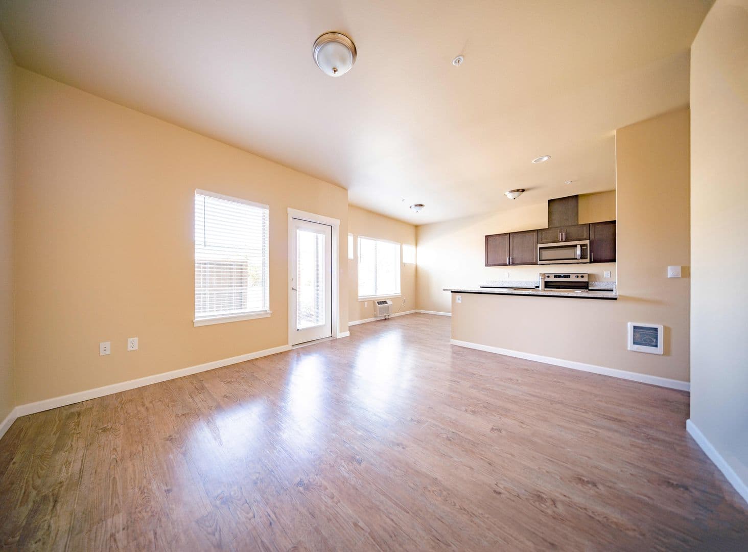 Salem Apartment: 3220 Lansing Avenue NE