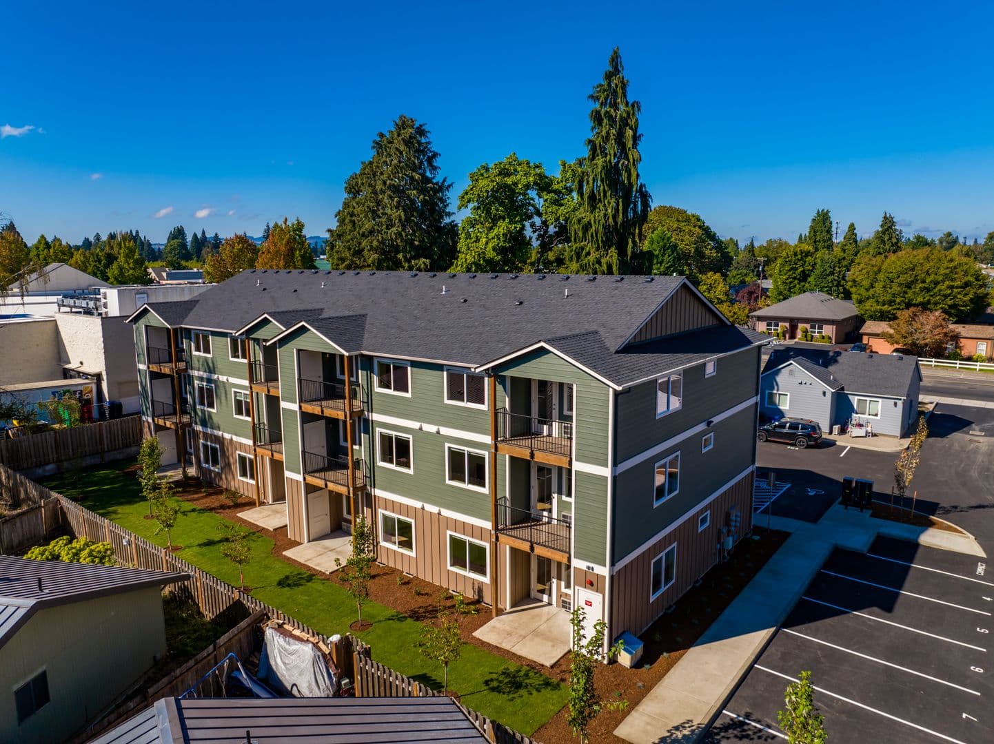 Keizer Apartment: 756 Chemawa Rd NE
