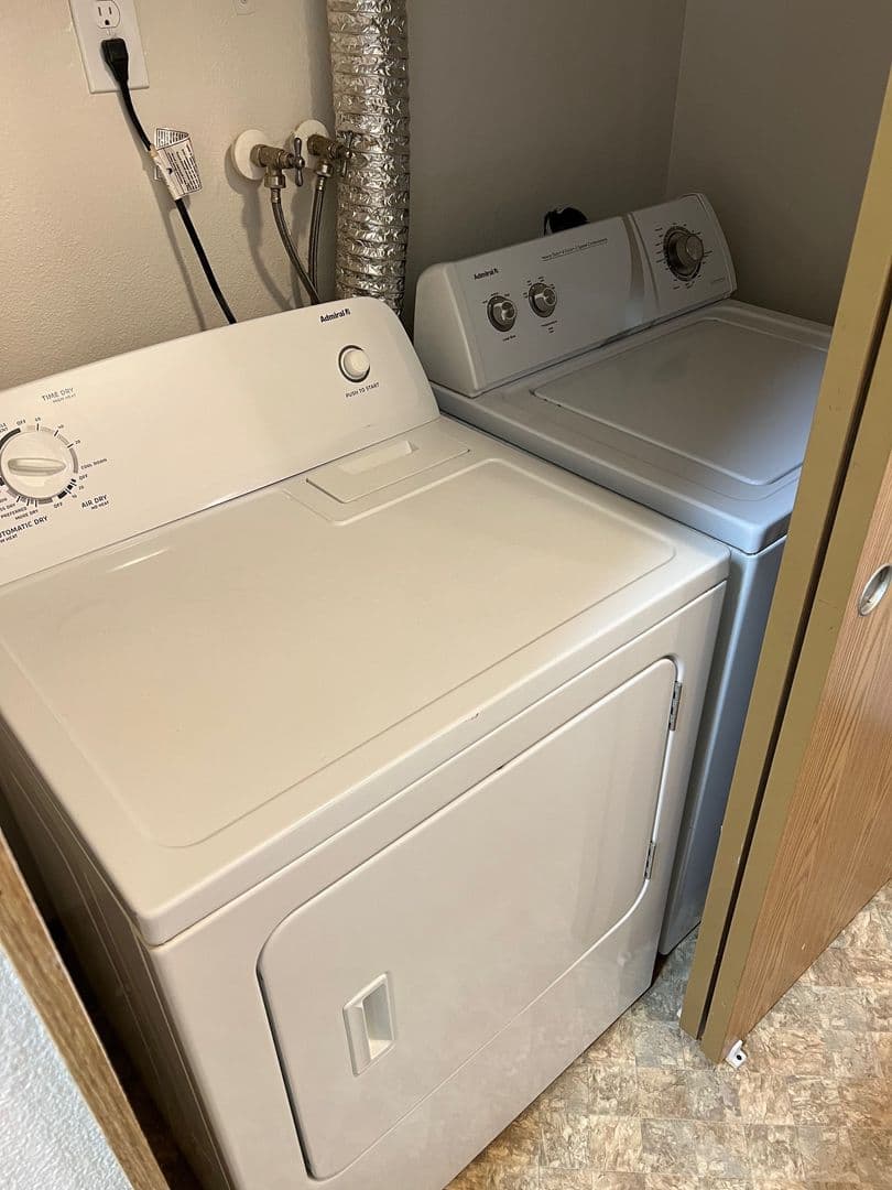 Albany Apartment: 872 Belmont Avenue SW