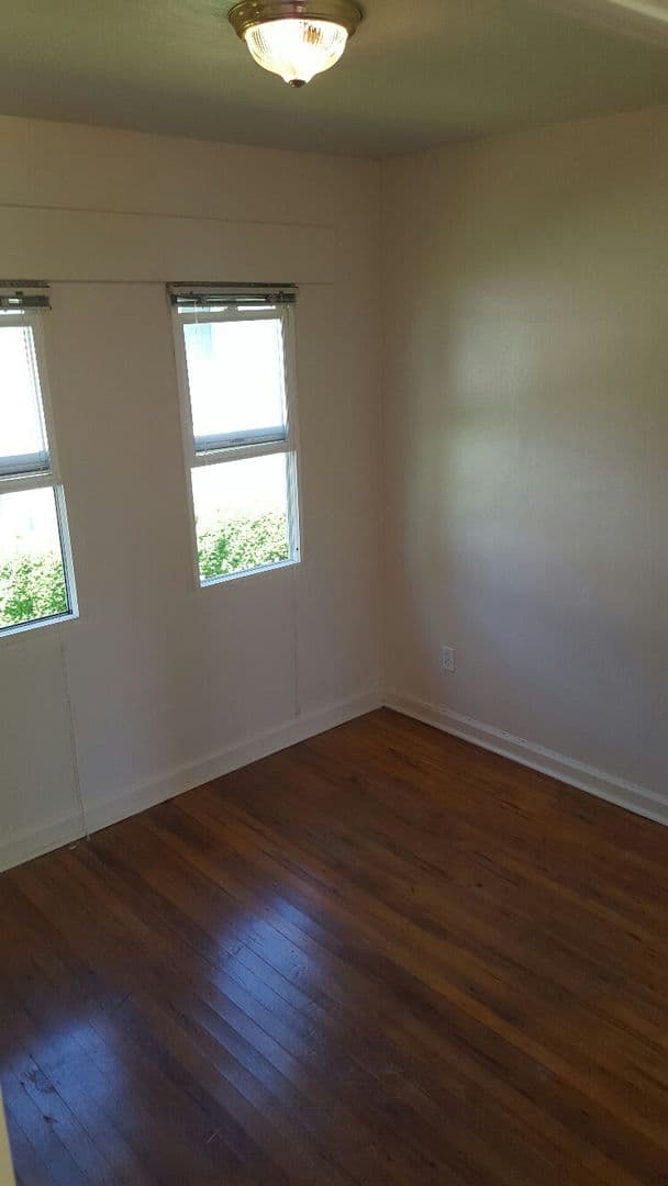 Salem Apartment: 1642 13th St SE