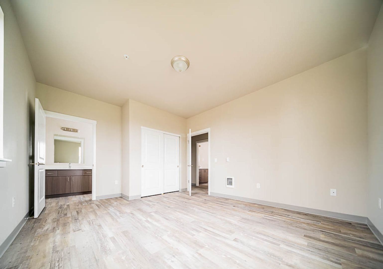 Lebanon Apartment: 2180 Franklin St