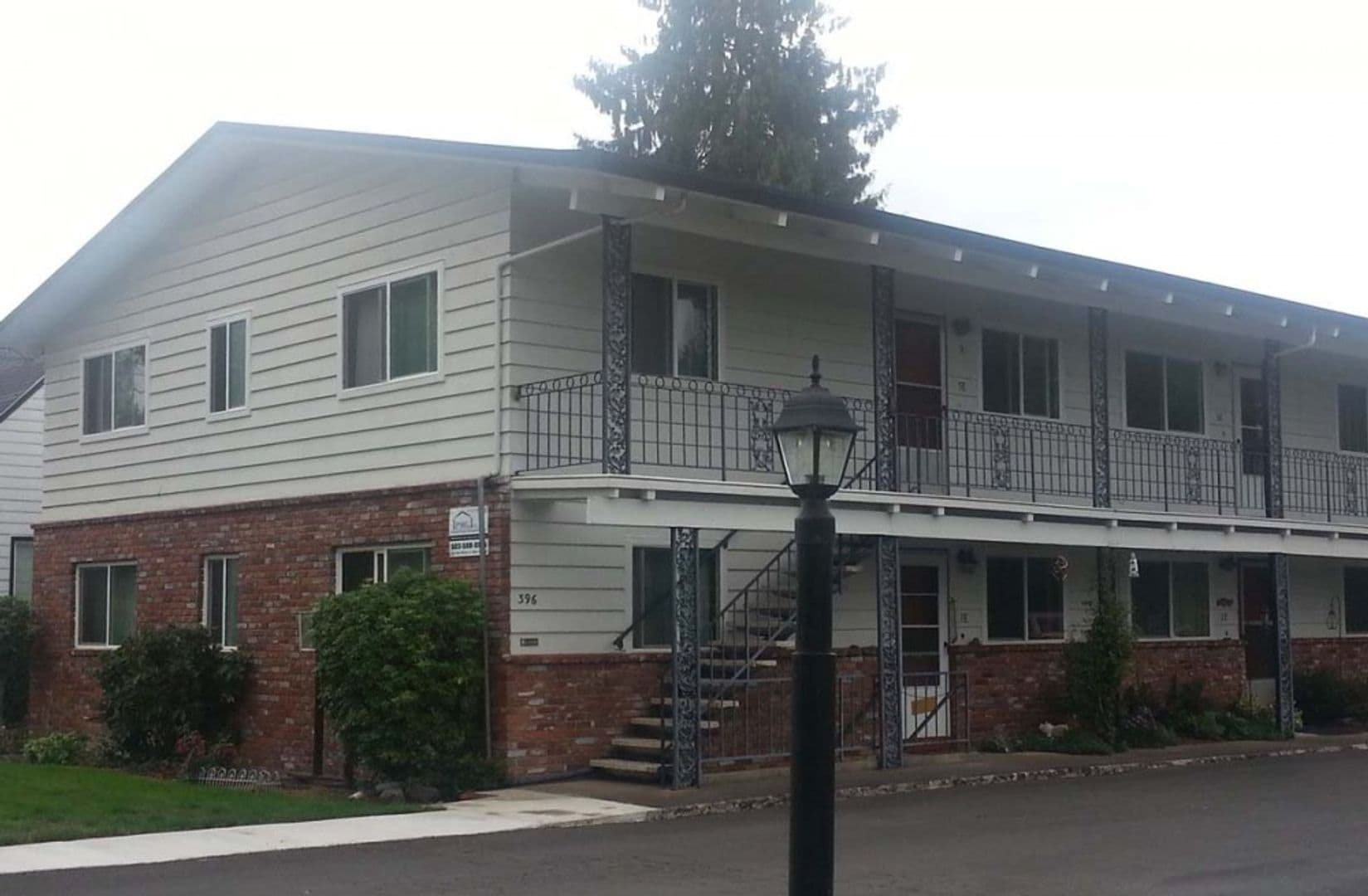 Salem Apartment: 396 Waldo Avenue SE