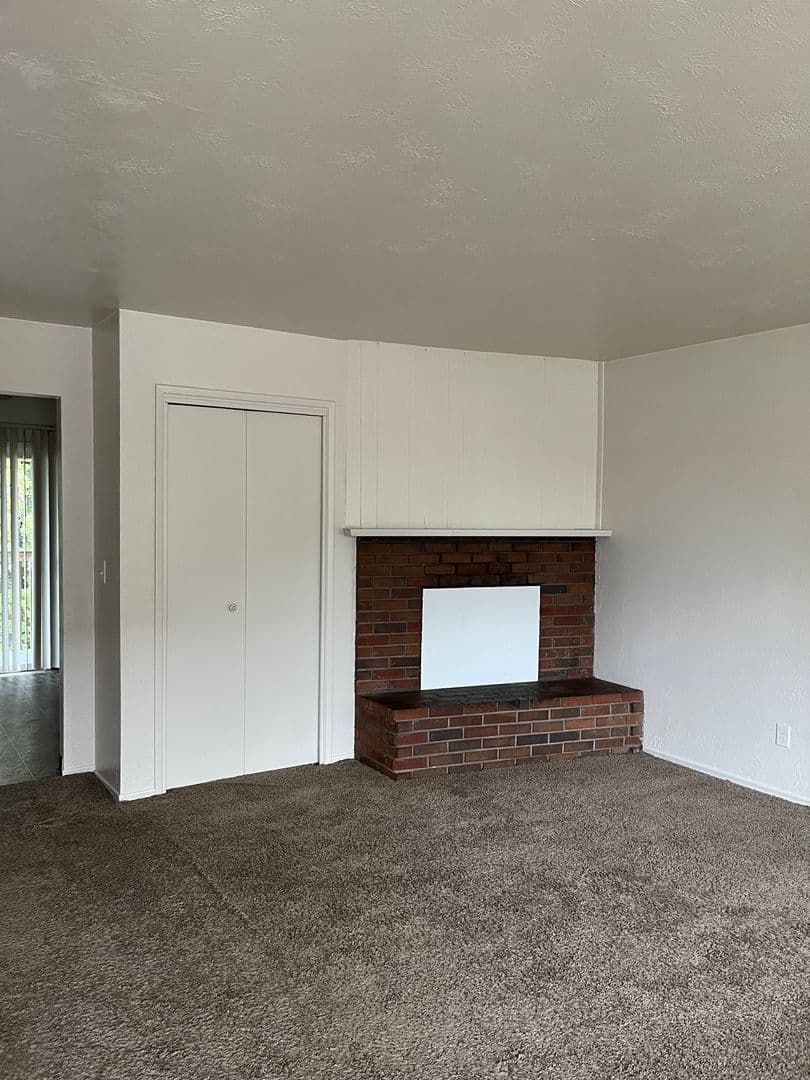 Salem Apartment: 4235 Fir Rest Way NE