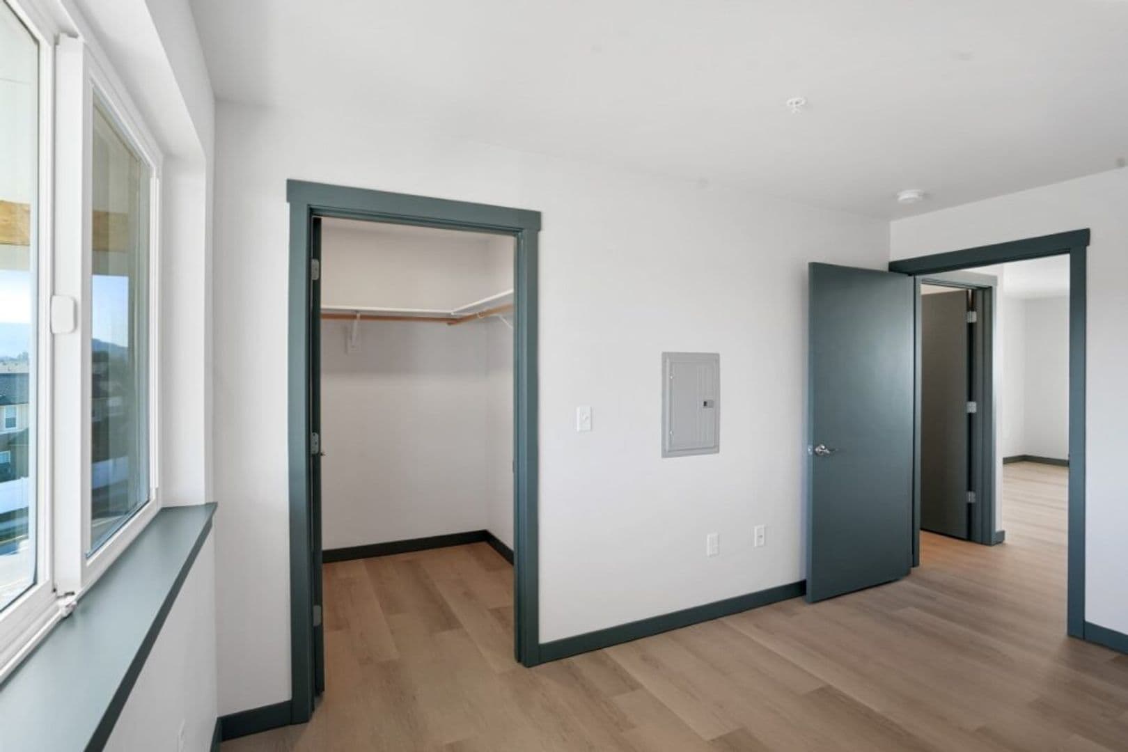 Lebanon Apartment: 305 East Airport Road