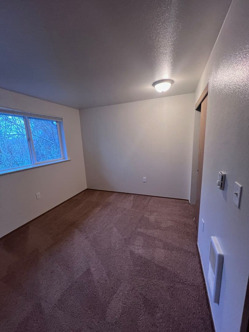 Albany Apartment: 872 Belmont Avenue SW