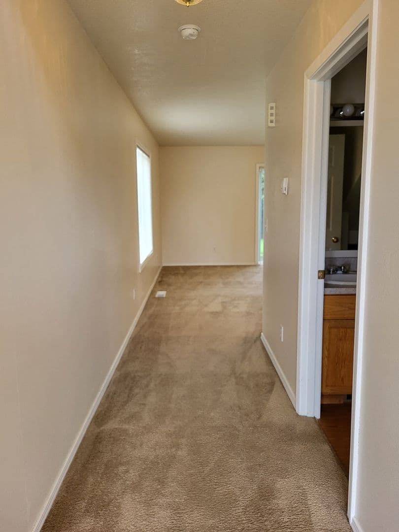 Salem Apartment: 2429 Michael Drive NE