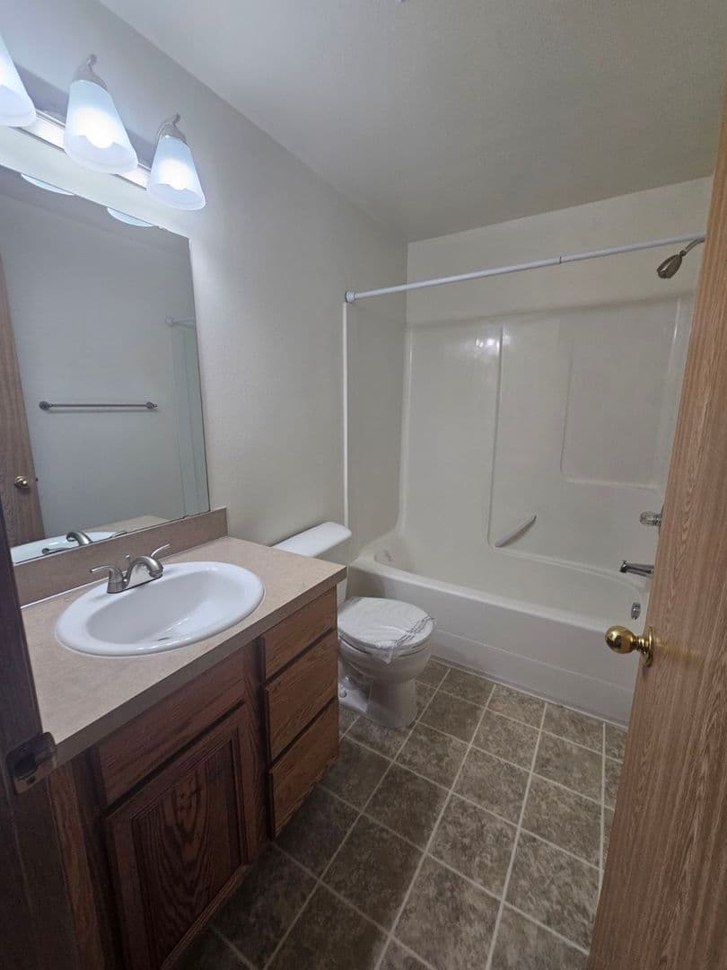 Albany Townhome: 3511 25th Court SE