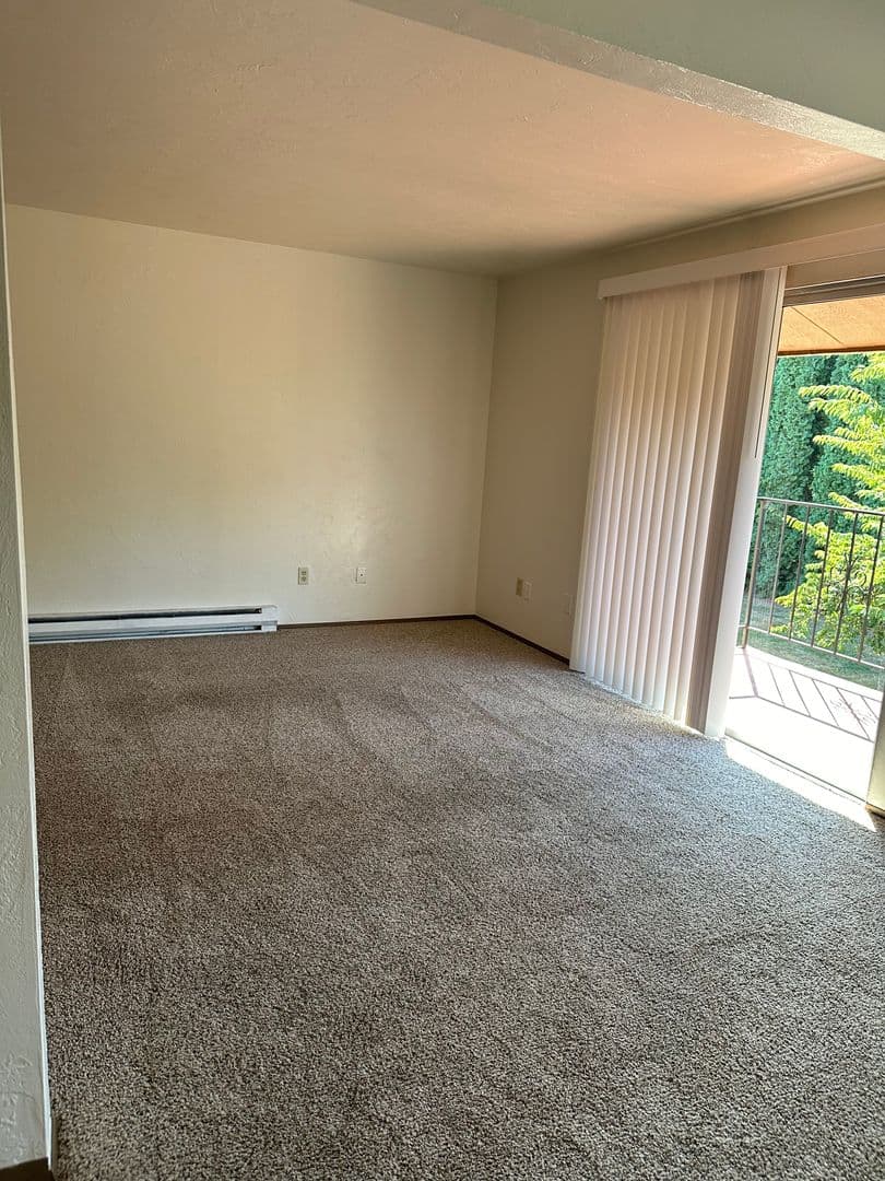 Salem Apartment: 3755 Hawthorne Ave NE
