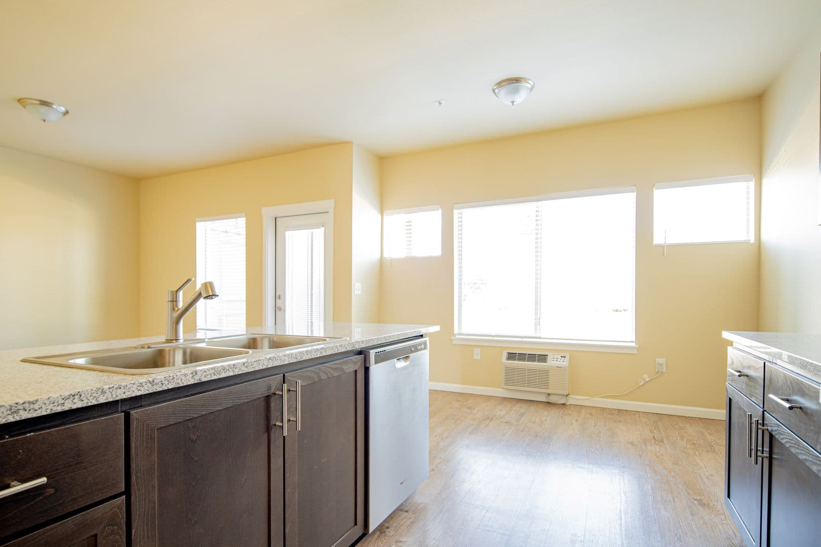 Salem Apartment: 3220 Lansing Avenue NE