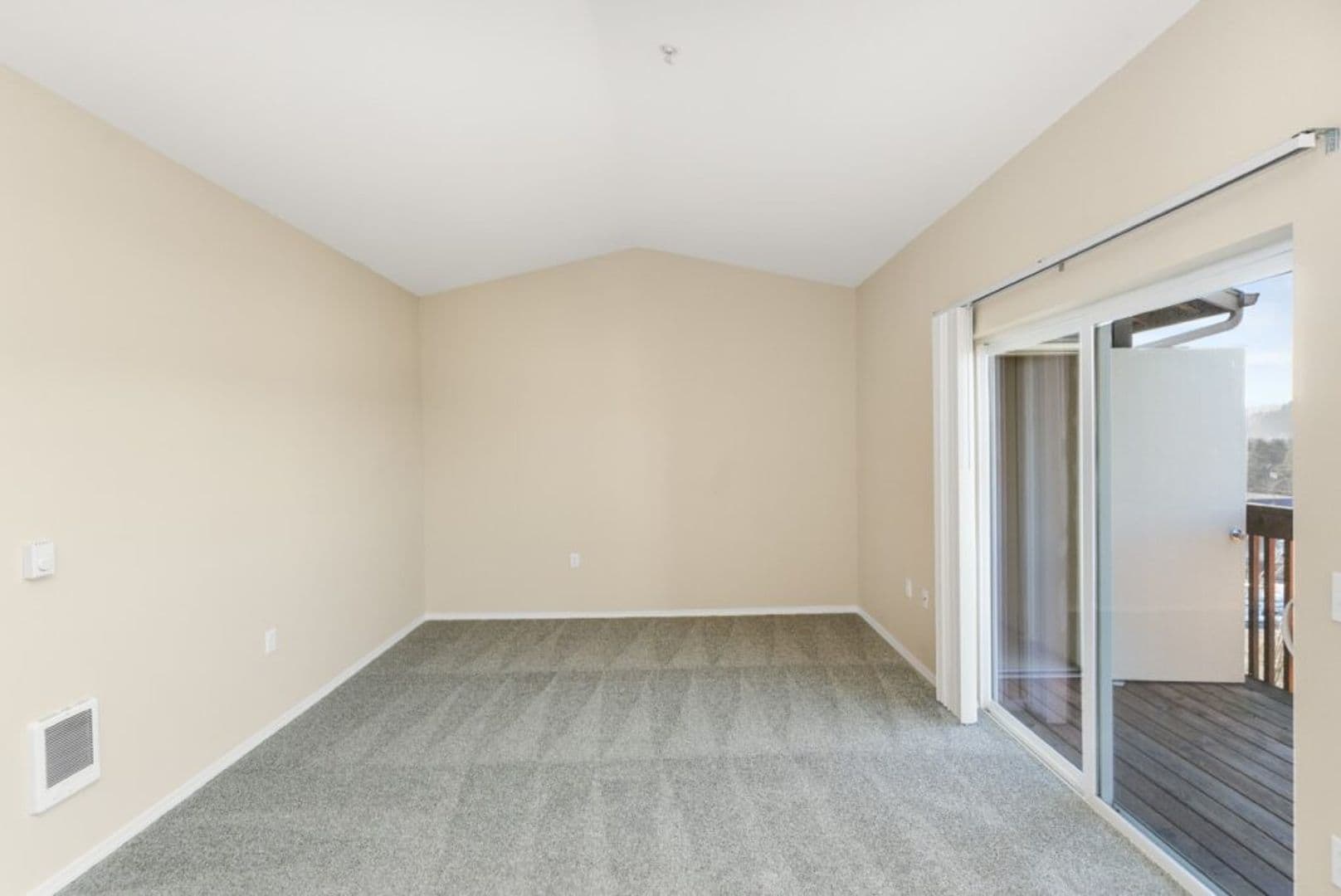 Salem Apartment: 1668 Baxter Rd SE, #100