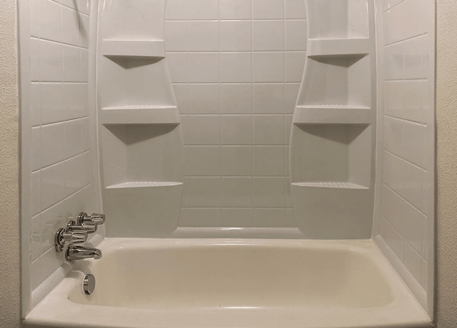 Monmouth Apartment: 775 N Knox Street