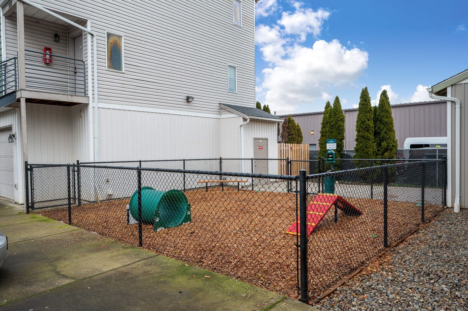 Salem Townhome: 3930 Sunnyview Road NE