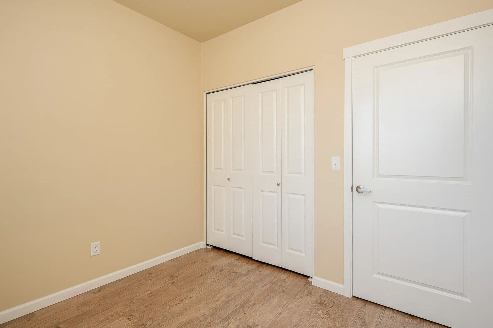 Salem Apartment: 3220 Lansing Avenue NE