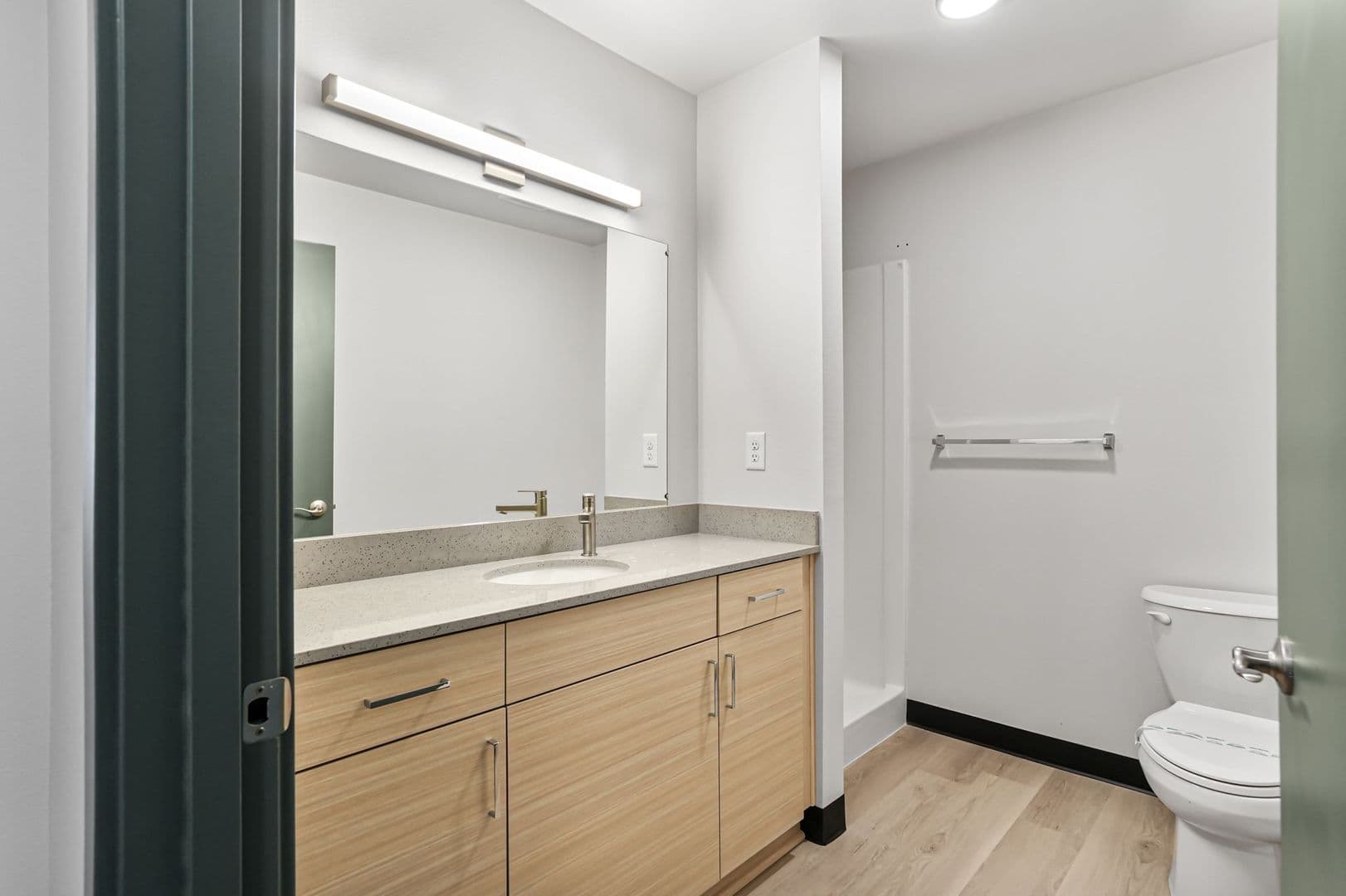 Lebanon Apartment: 305 East Airport Road