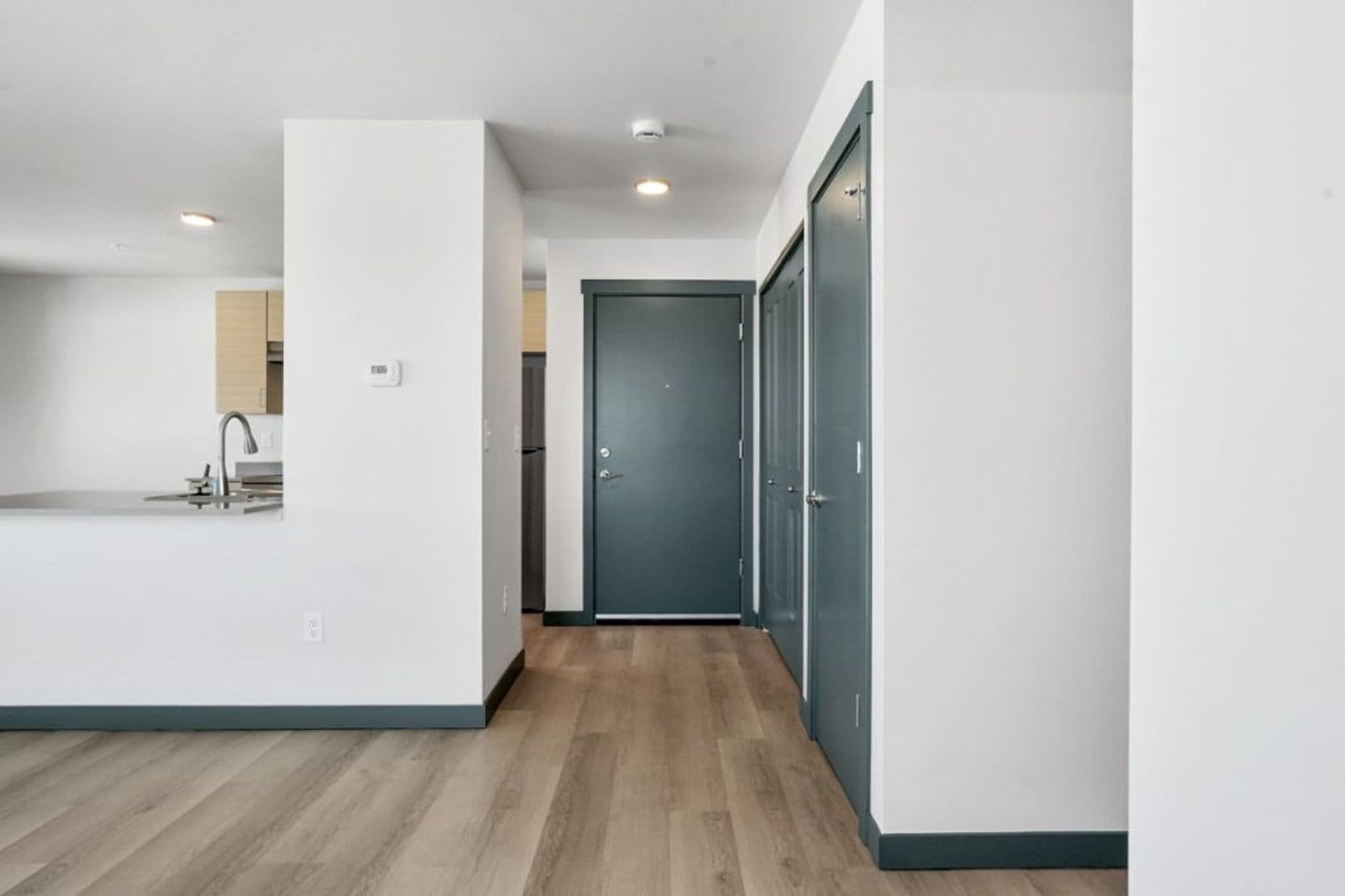 Lebanon Apartment: 305 East Airport Road