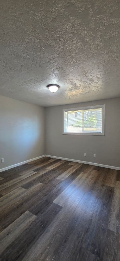 Salem Apartment: 4006 Satter Drive NE