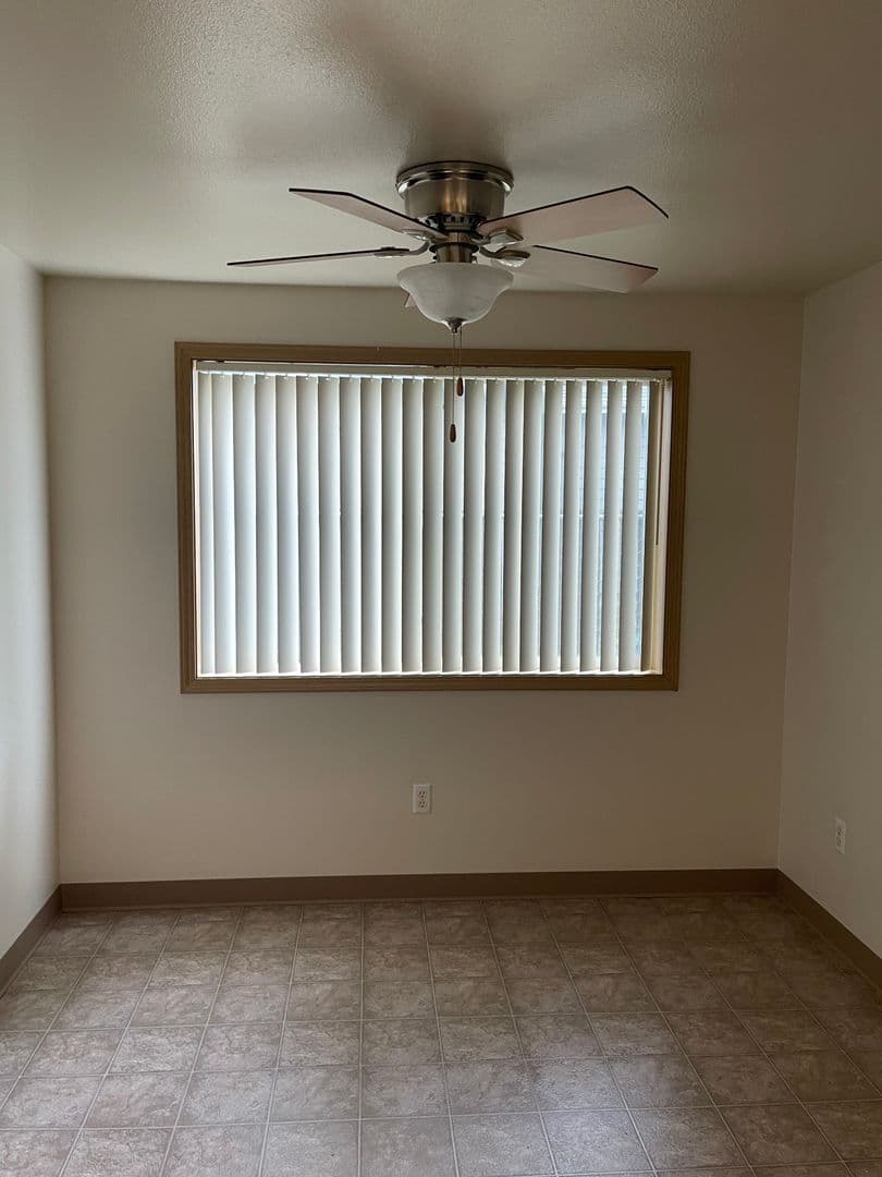 Keizer Apartment: 581 Manbrin Drive NE