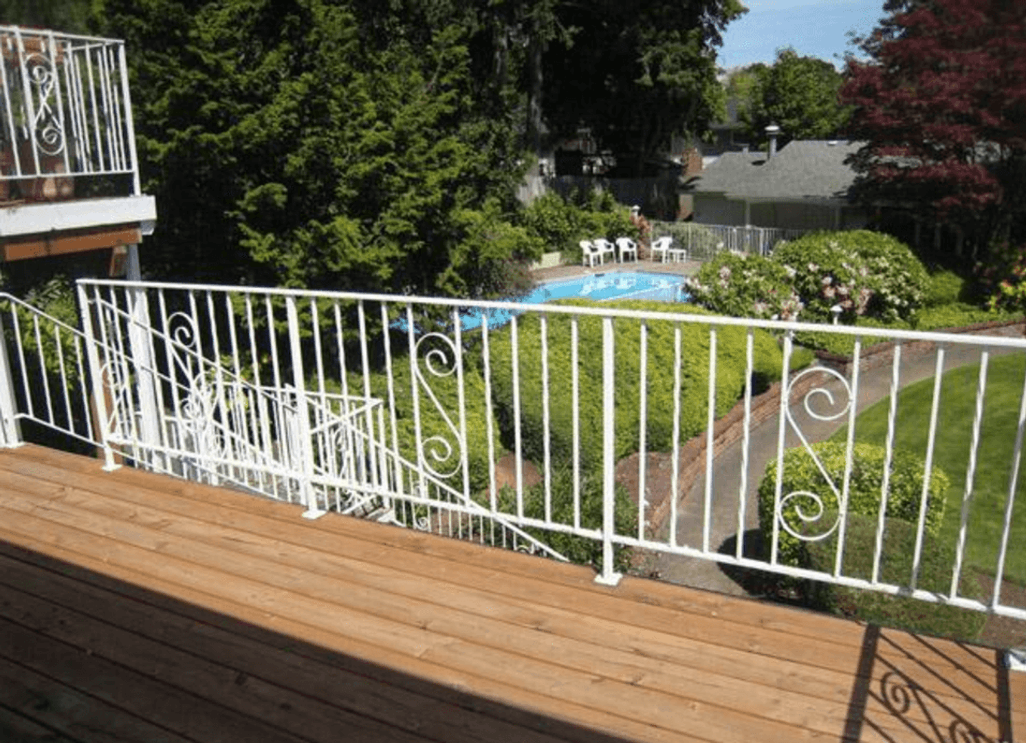 Salem Apartment: 261 Missouri Ave S