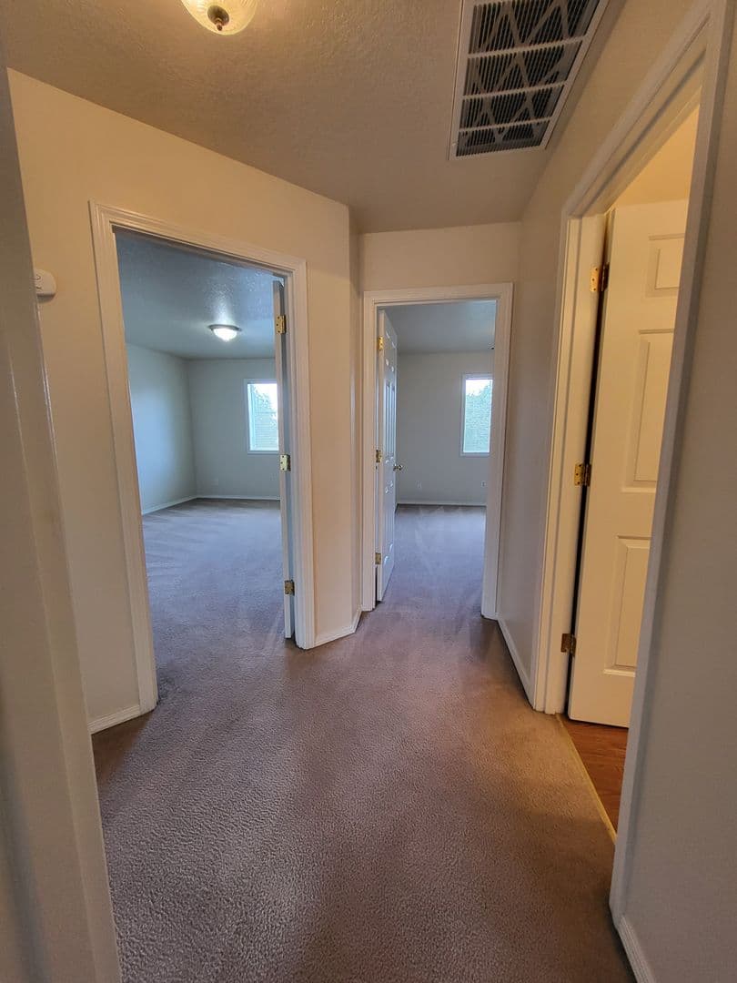 Salem Apartment: 2429 Michael Drive NE