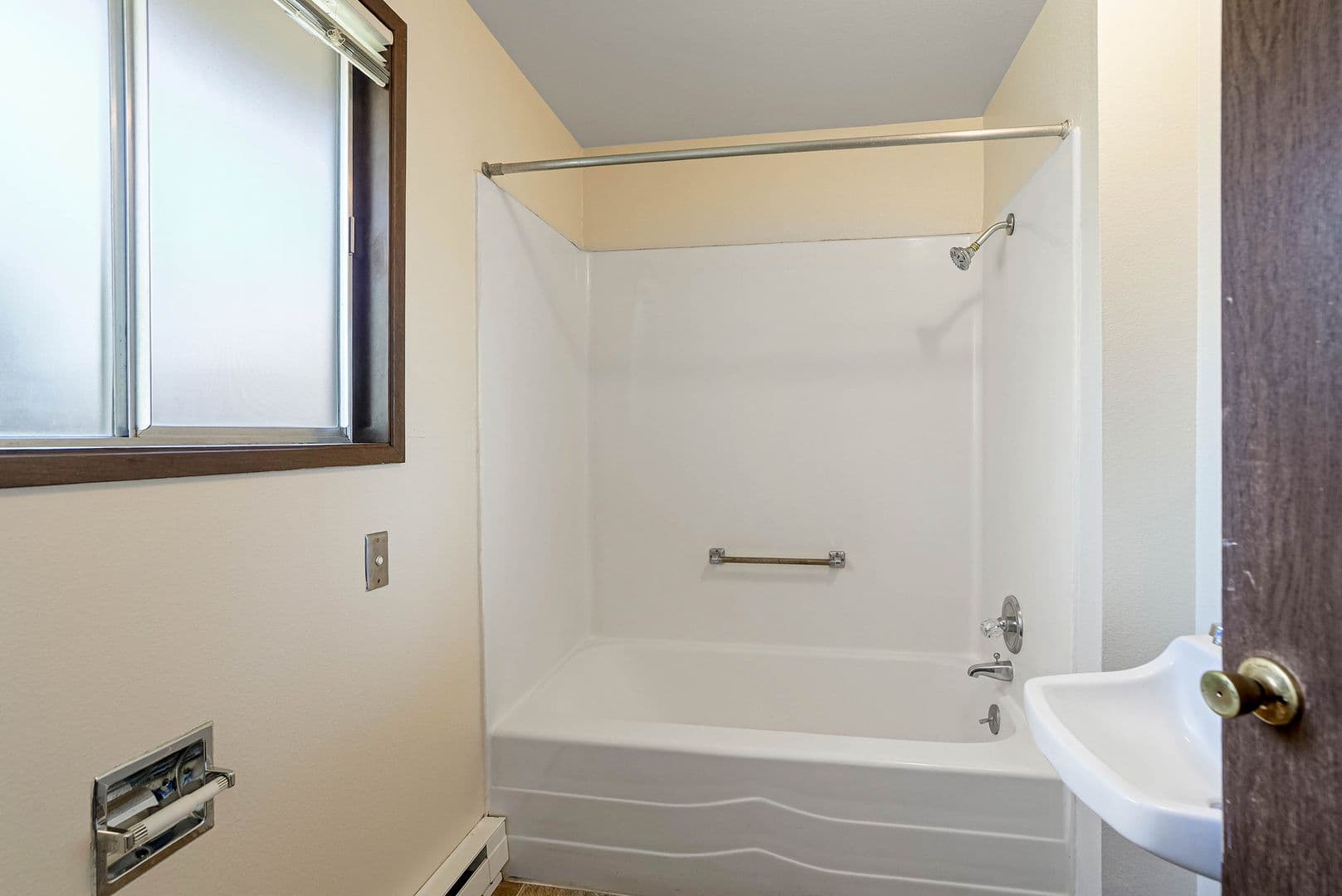 Salem Apartment: 3811 Lancaster Dr NE