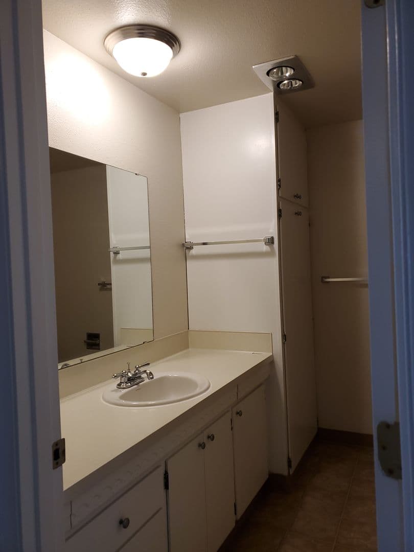 Salem Apartment: 3791 Bayonne Dr SE