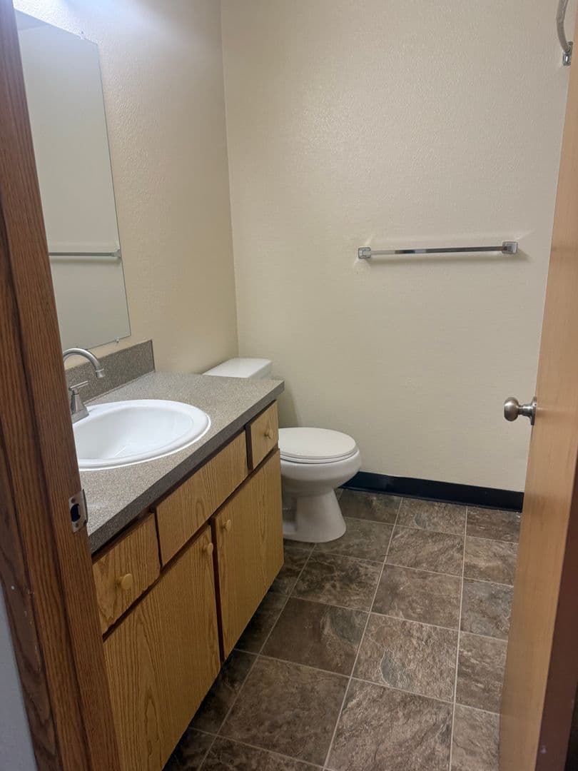 Salem Apartment: 4097 Satter Drive NE