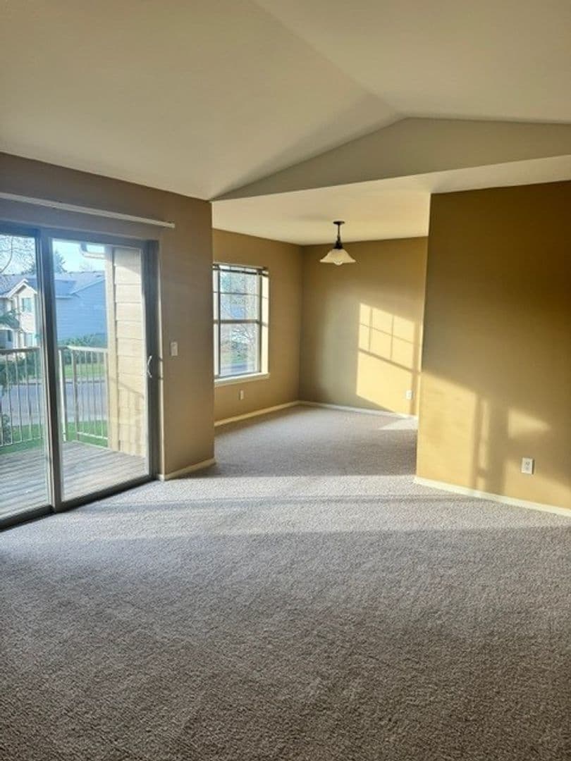 Salem Apartment: 4976 Turquoise Ave SE