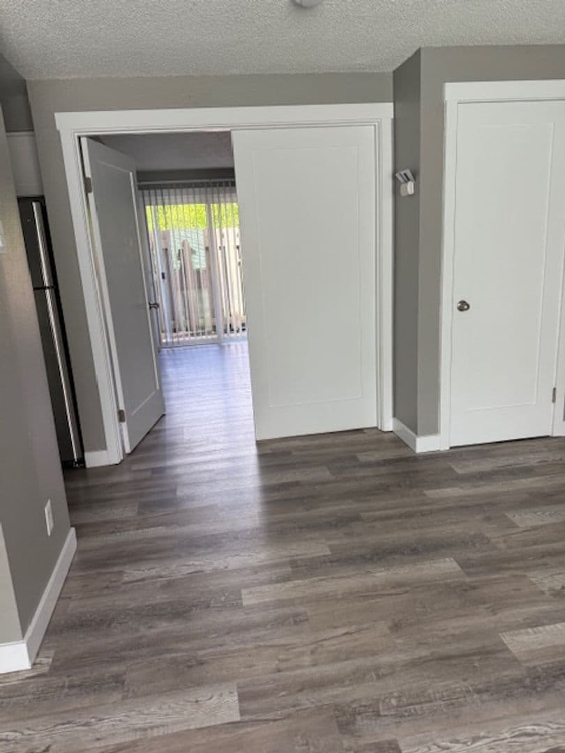 Salem Apartment: 2500 Lancaster Drive NE