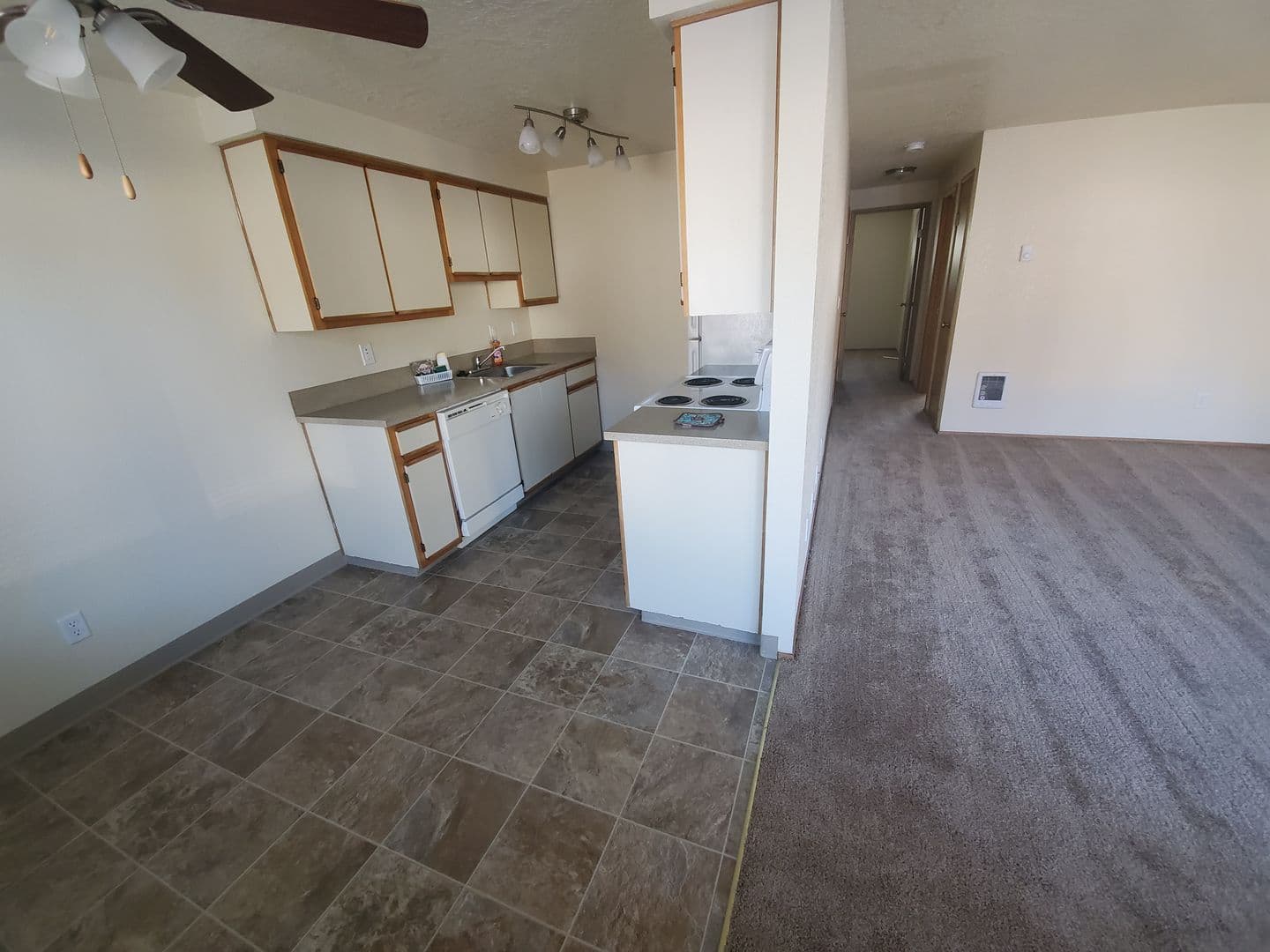 Salem Apartment: 4209 Satter Place NE