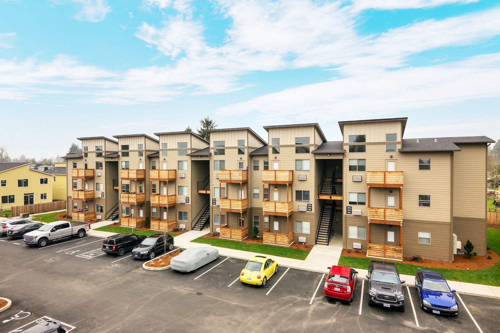 Salem Apartment: 4433 Mahrt Ave SE