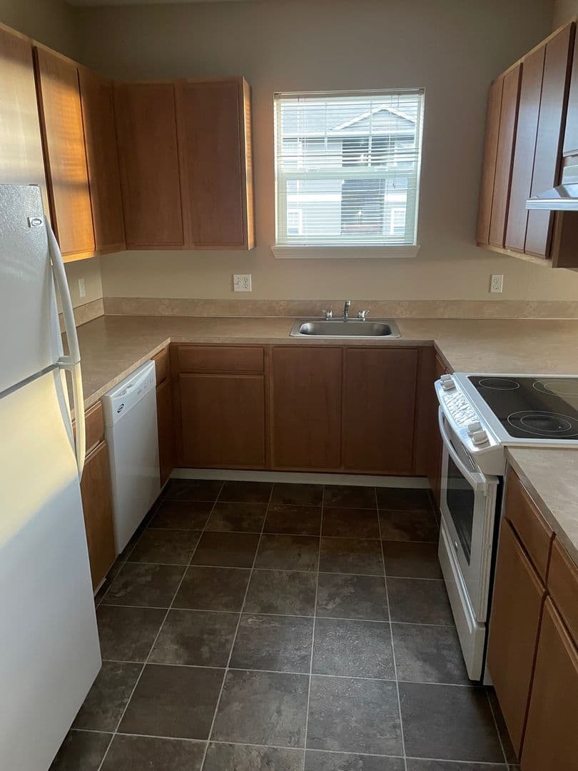 Salem Apartment: 1668 Baxter Rd SE, #100