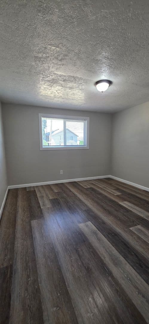 Salem Apartment: 4006 Satter Drive NE