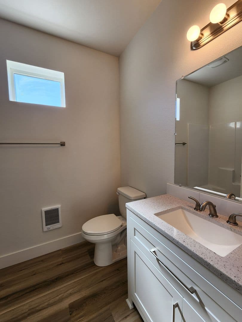 Keizer Apartment: 1065 Clearview Ave NE