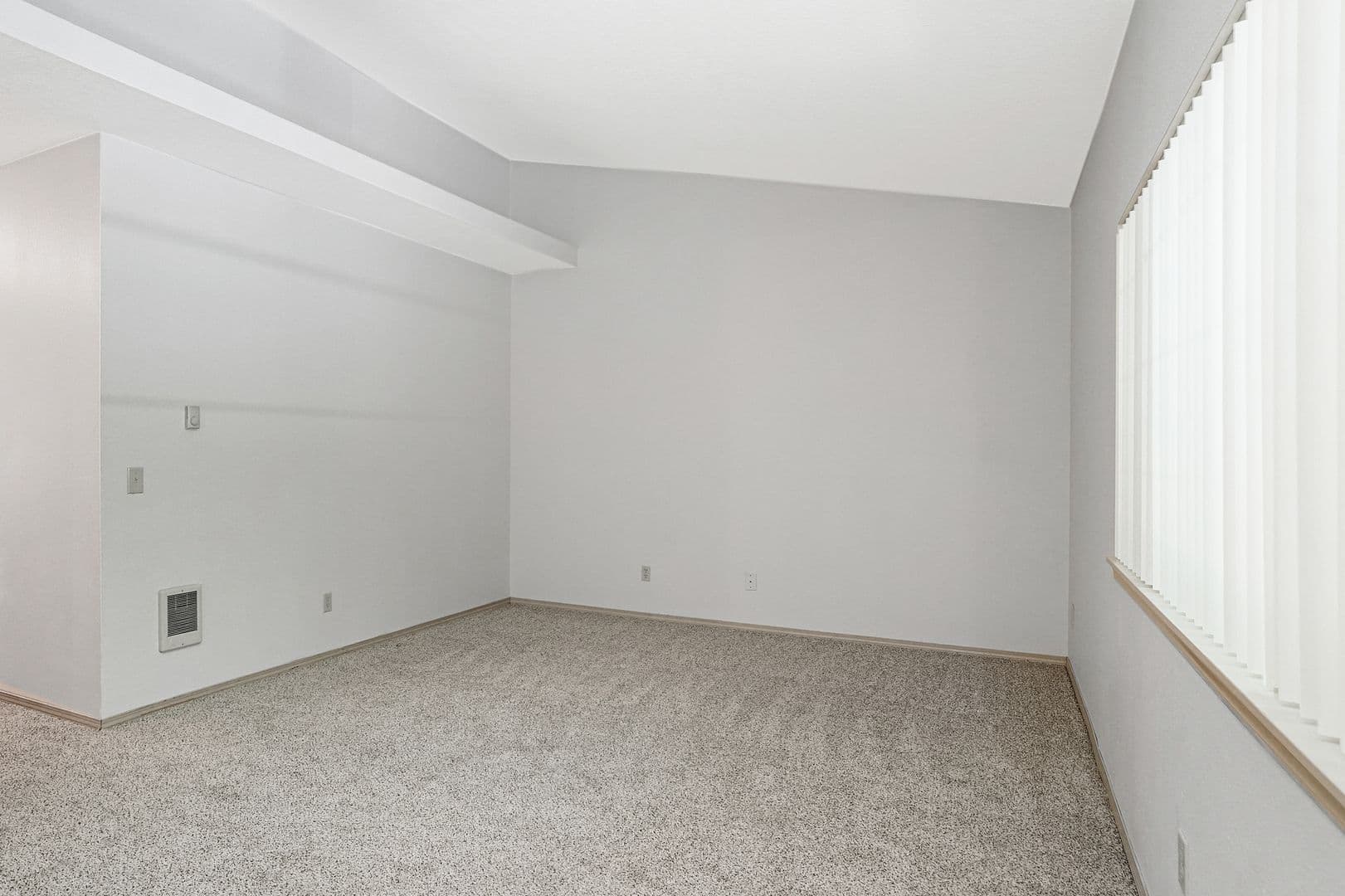 McMinnville Apartment: 2938 NE Evans St