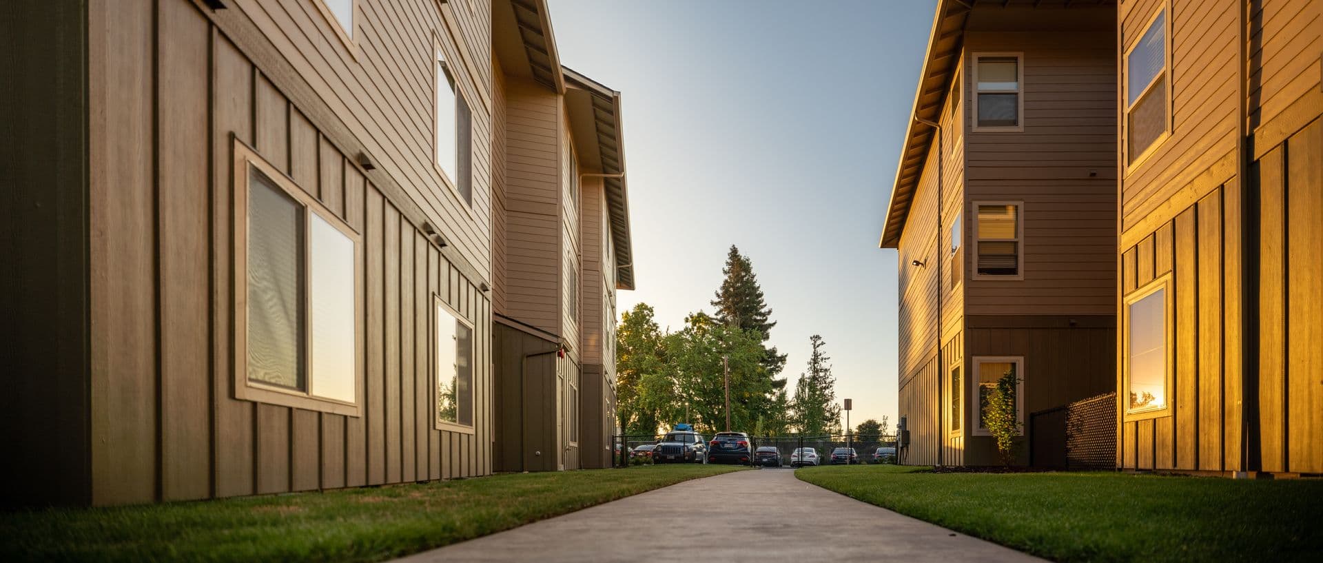 Salem Apartment: 3220 Lansing Avenue NE