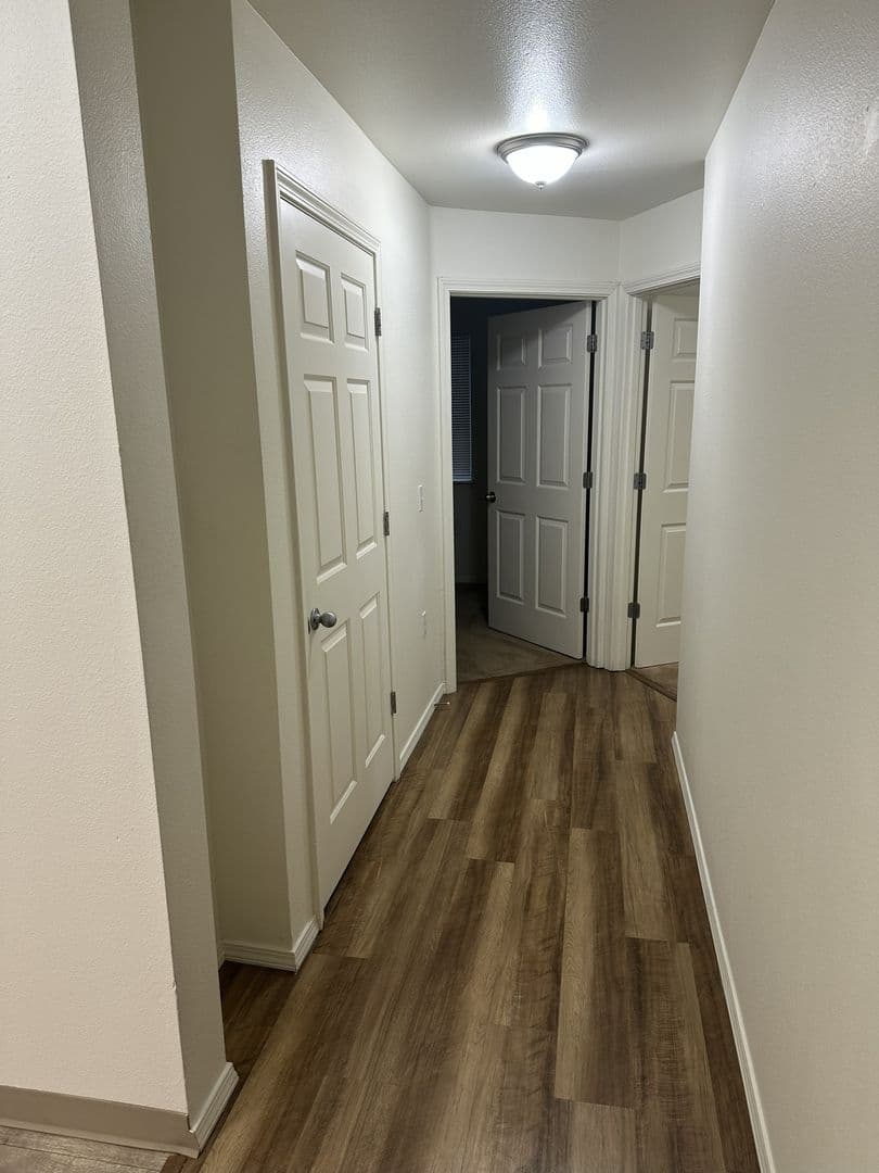 Keizer Apartment: 145 Dearborn Avenue N
