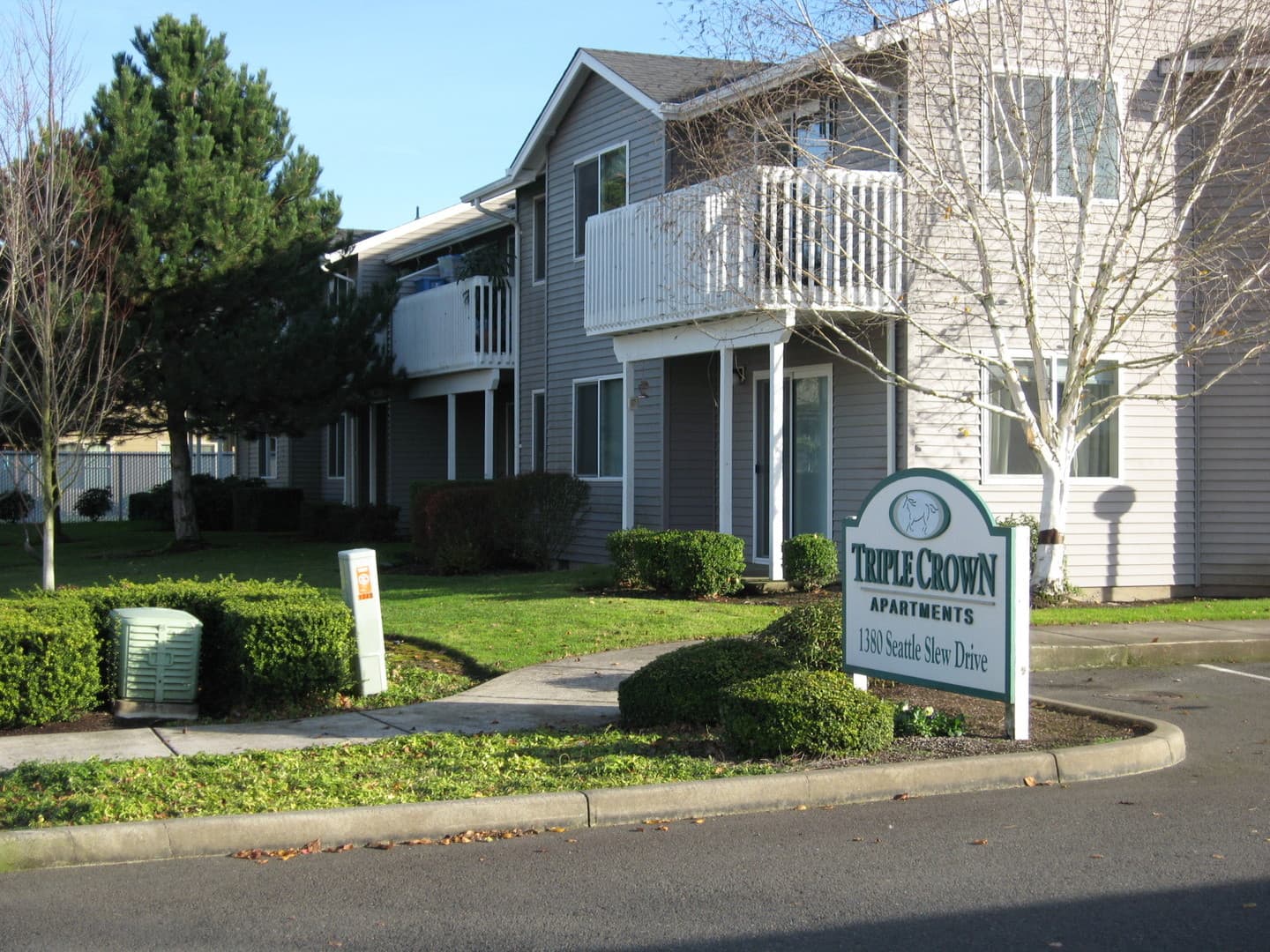 Salem Apartment: 1380 Seattle Slew Drive SE