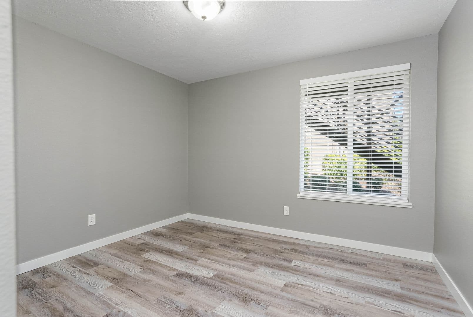 Salem Apartment: 2500 Lancaster Drive NE
