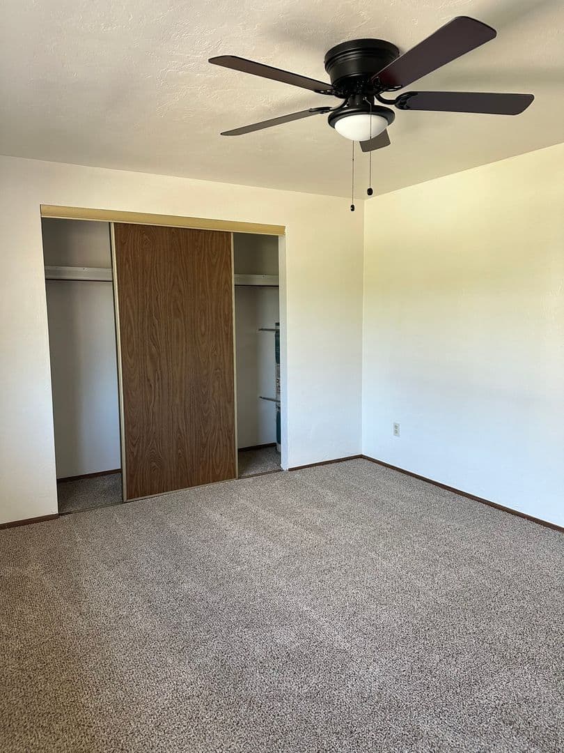 Salem Apartment: 3755 Hawthorne Ave NE
