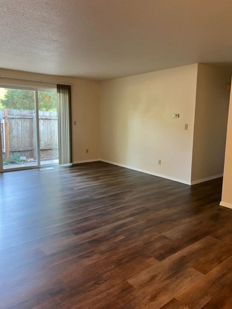 Keizer Apartment: 4975 13th Ave NE