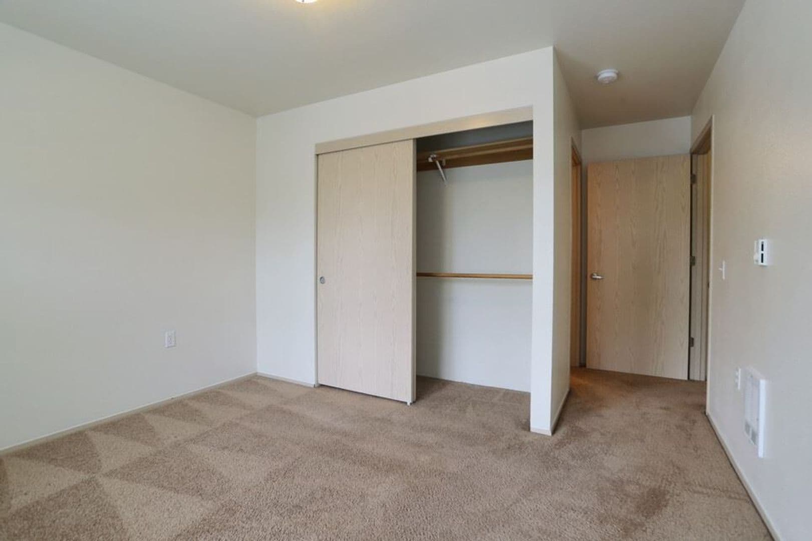 Albany Apartment: 3320 Jackson Street SE